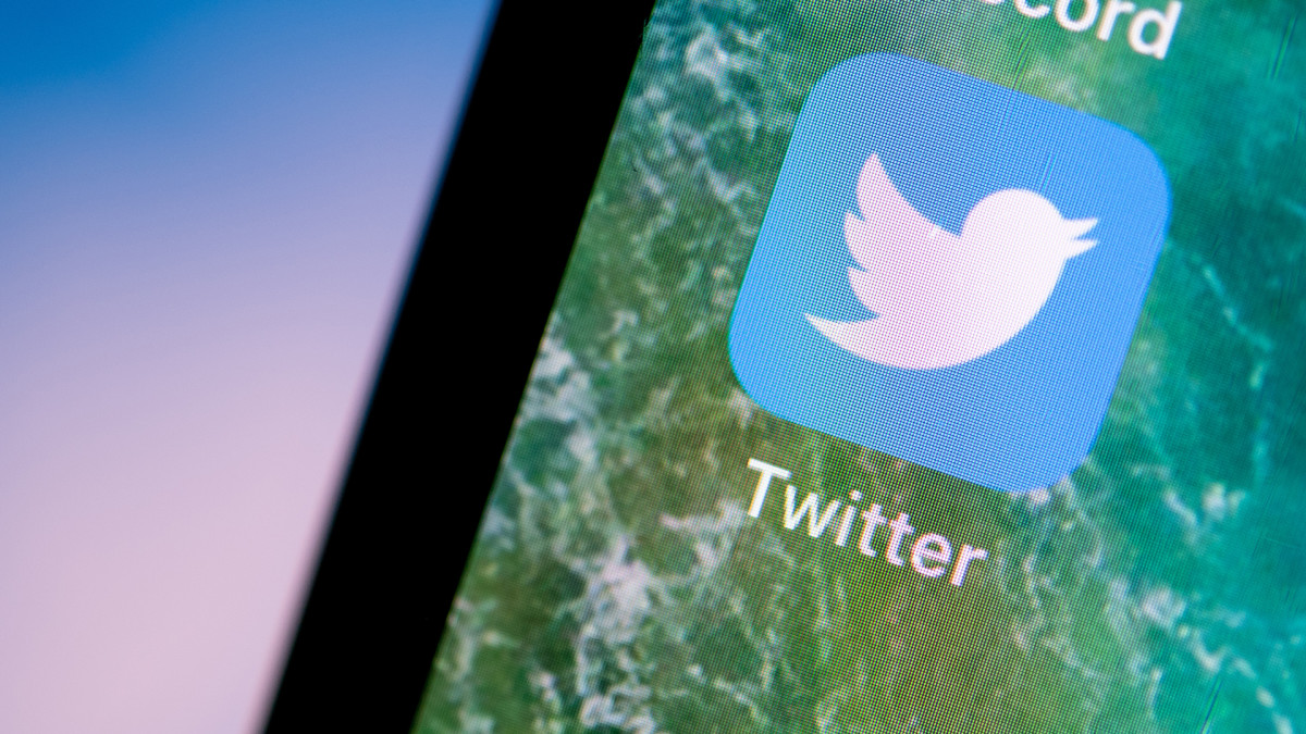 Twitter for iPhone and Android device currently supports hardware security keys