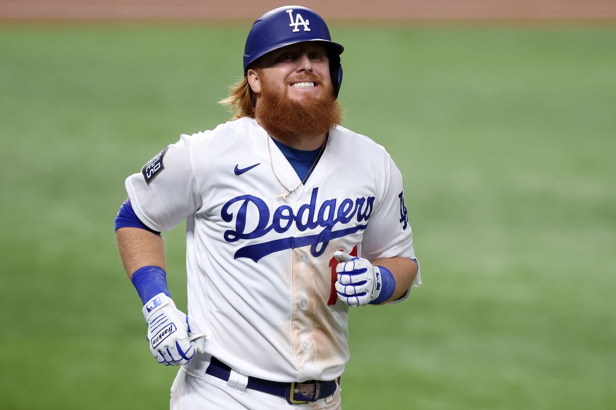 Justin Turner coming back to the World Series champion Los Angeles Dodgers